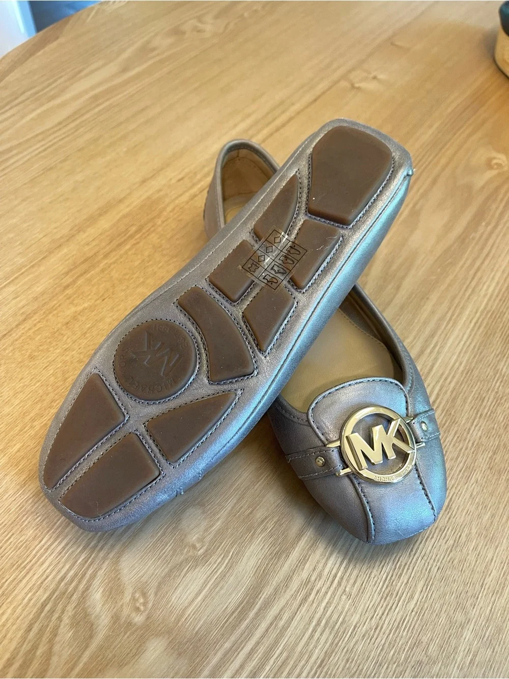 MICHAEL KORS FULTON  LEATHER MK GOLD LOGO Ballet Flats LOAFERS 8.5M NEW